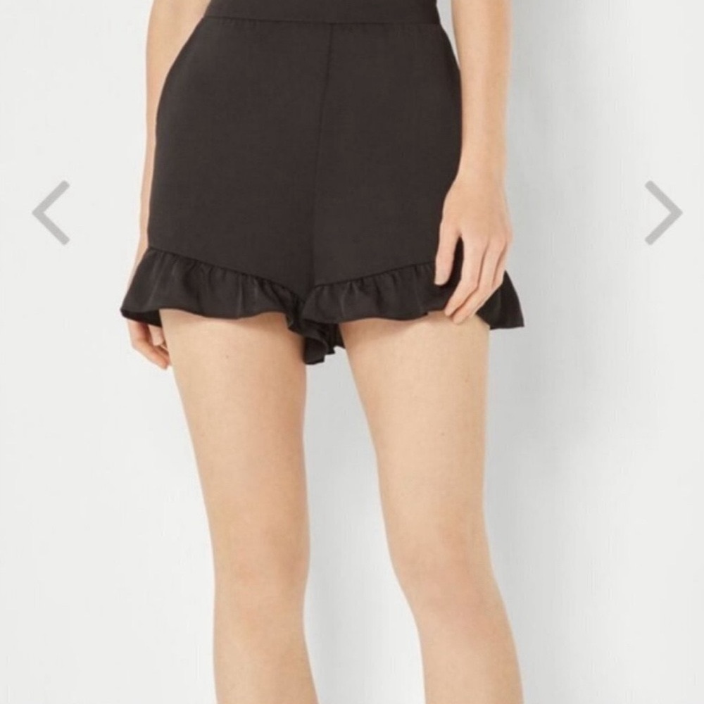 BCBG MAXAZRIA RUFFLE HEM WOMENS SHORTS